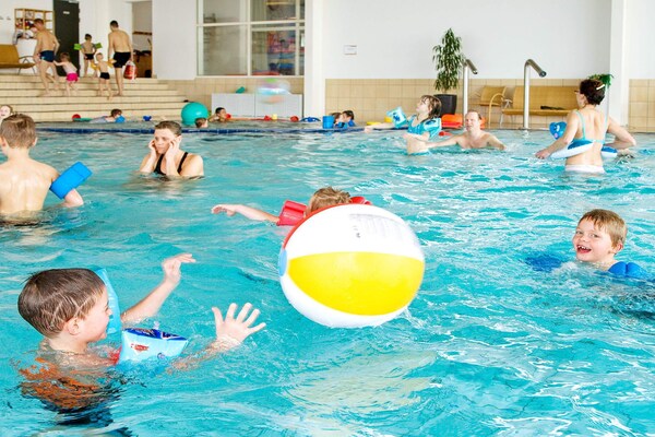 Foto van 6 persoons vakantie huis op een vakantie park in Gråsten - Pool