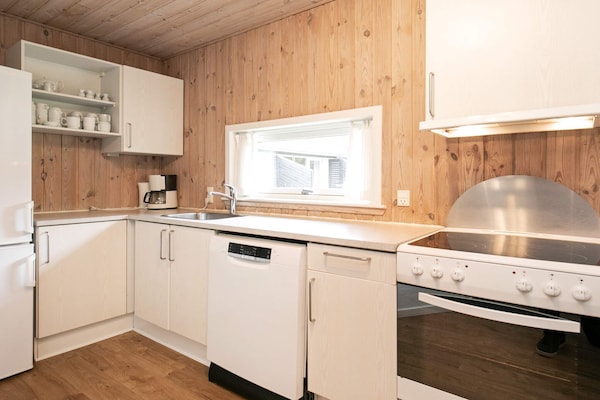 Foto van 10 persoons vakantie huis op een vakantie park in Blåvand - Indoor