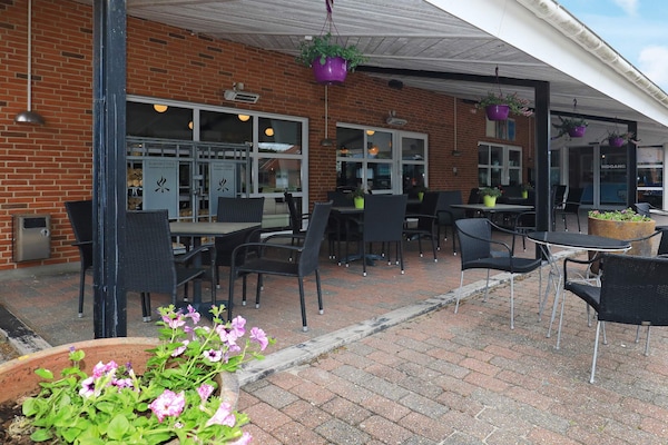 Foto van 10 persoons vakantie huis op een vakantie park in Blåvand - View