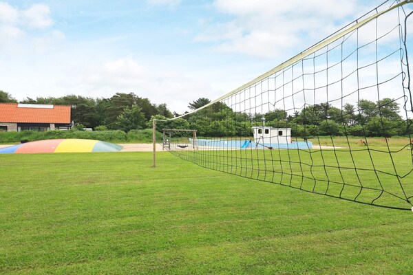 Foto van 8 persoons vakantie huis op een vakantie park in Blåvand - View