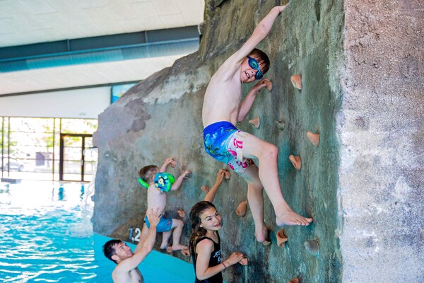 Foto van 8 persoons vakantie huis op een vakantie park in Blåvand - Pool