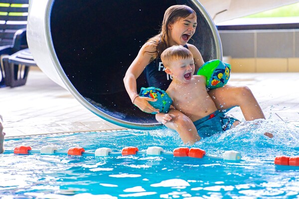 Foto van 6 persoons vakantie huis op een vakantie park in Blåvand - Pool
