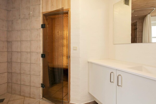 Foto van 6 persoons vakantie huis op een vakantie park in Blåvand - Indoor