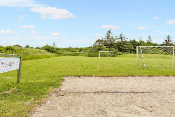 Foto van 6 persoons vakantie huis op een vakantie park in Hanstholm - Untagged