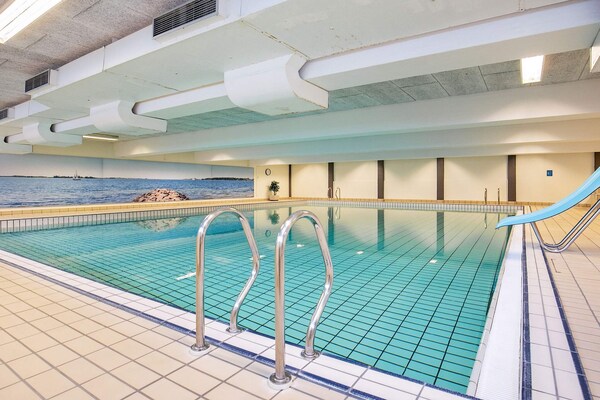 Foto van 6 persoons vakantie huis op een vakantie park in Faaborg - Pool