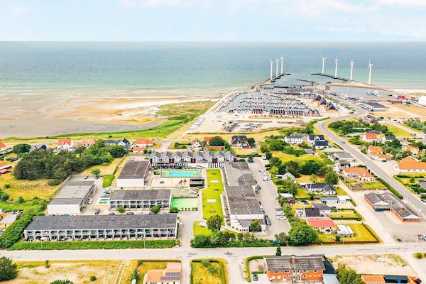 Foto van 4 persoons vakantie huis op een vakantie park in Glesborg - Outdoor