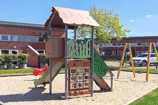 Foto van 6 persoons vakantie huis op een vakantie park in Hemmet - Outdoor