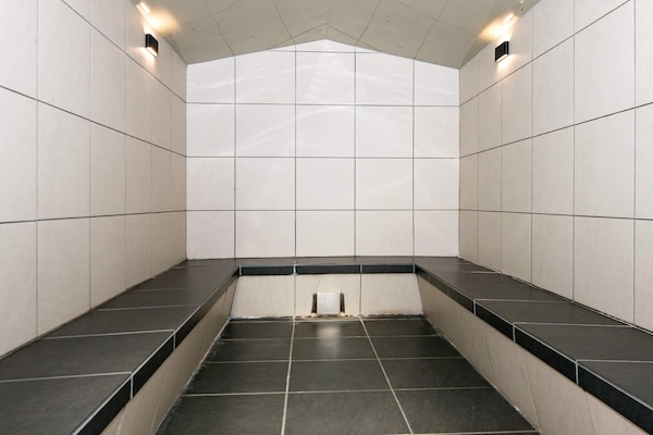 Foto van 4 persoons vakantie huis op een vakantie park in Hemmet - Pool