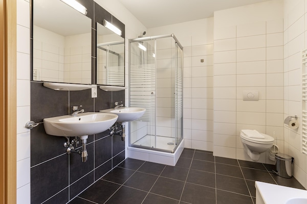 Foto van Appartement in Obertraun bij Dachstein Ski - Vakantiehuis in Obertraun - BathRoom