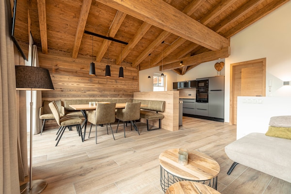 Foto van Luxe chalet met sauna bij het zwemmeer - Vakantiehuis in Uttendorf - LivingRoom