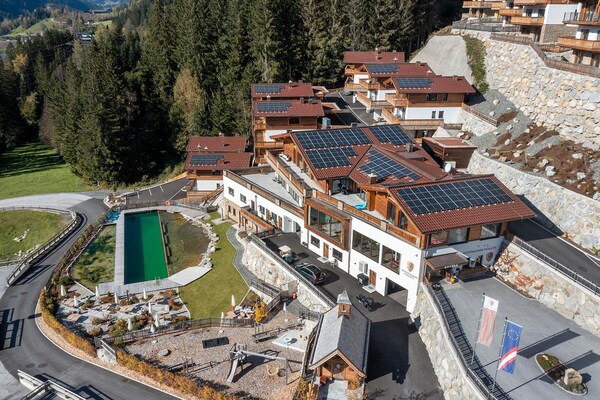 Foto van Chalet in Neukirchen bij Wildkogel Arena - Vakantiehuis in Neukirchen am Grossvenediger - ExteriorSummer