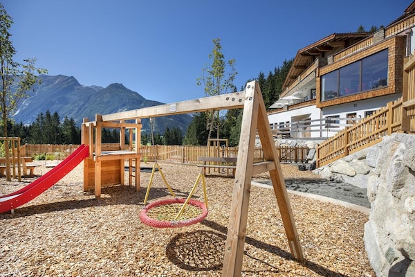 Foto van Chalet in de Oostenrijkse Alpen met toegang tot de skipistes - GardenSummer