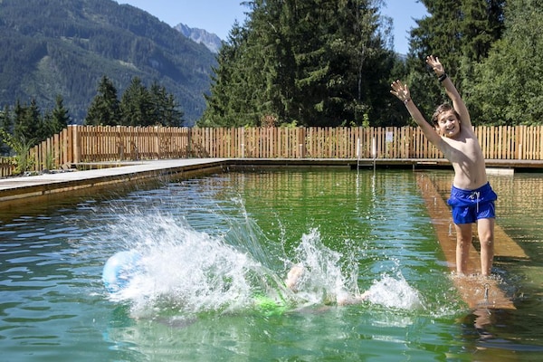 Foto van Chalet in de Oostenrijkse Alpen met toegang tot de skipistes - PoolOfHouse