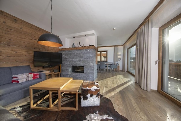 Foto van Alpine Chalet met Ski-In toegang - Vakantiehuis in Neukirchen - LivingRoom