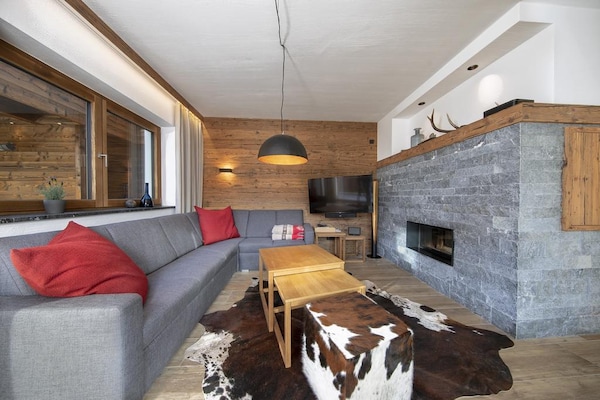 Foto van Alpine Chalet met Ski-In toegang - Vakantiehuis in Neukirchen - LivingRoom