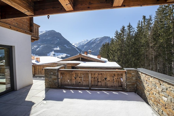 Foto van Alpine Chalet met Ski-In toegang - Vakantiehuis in Neukirchen - ViewWinter