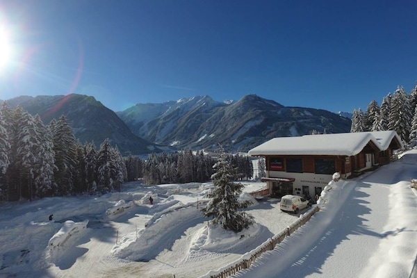 Foto van Alpine Chalet met Ski-In toegang - Vakantiehuis in Neukirchen - AreaWinter1KM