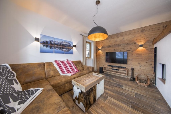 Foto van Chaletverblijf nabij de Krimmler watervallen - Vakantiehuis in Neukirchen - LivingRoom