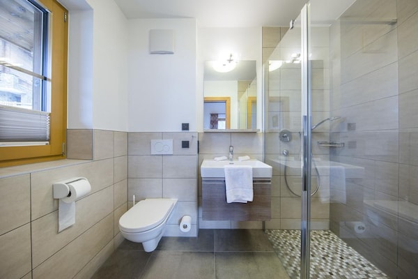 Foto van Chaletverblijf nabij de Krimmler watervallen - Vakantiehuis in Neukirchen - BathRoom
