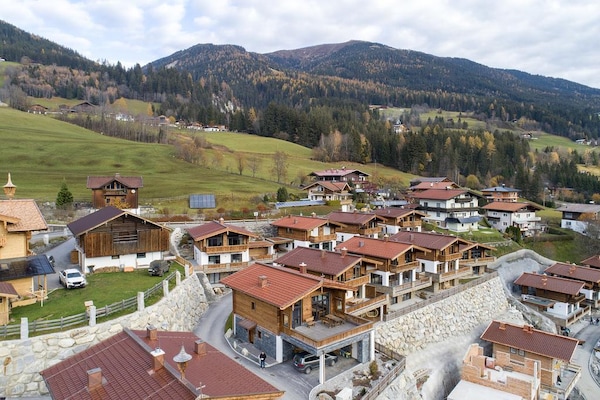 Foto van Alpenchalet met uitzicht op de bergen - Vakantiehuis in Neukirchen - ExteriorSummer