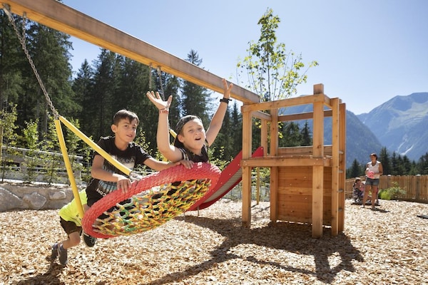 Foto van Alpenchalet met uitzicht op de bergen - Vakantiehuis in Neukirchen - ParkFacilities