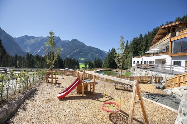 Foto van Alpenchalet met uitzicht op de bergen - Vakantiehuis in Neukirchen - ParkFacilities
