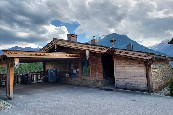 Foto van Rossberg Chalet met panoramisch uitzicht - Vakantiehuis in Neukirchen - ExteriorSummer