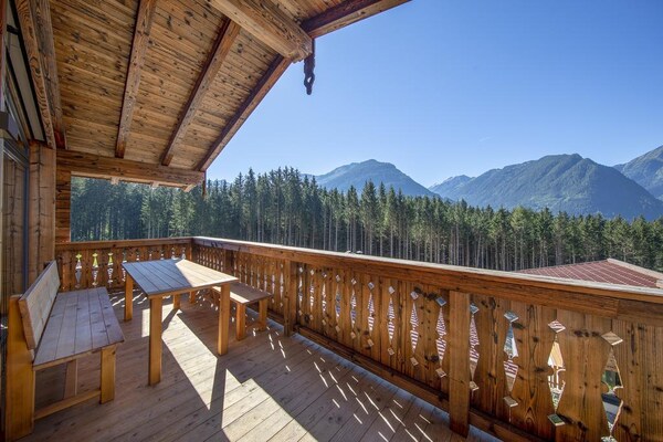 Foto van Chalet in Neukirchen bij Skilift - Vakantiehuis in Neukirchen - TerraceBalcony