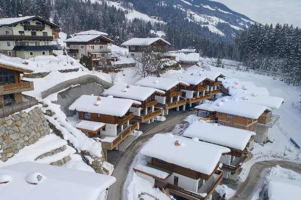 Foto van Chalet in Neukirchen bij Skilift - Vakantiehuis in Neukirchen - ExteriorWinter