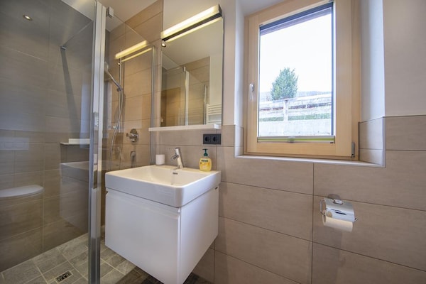 Foto van Wellnesschalet nabij Wildkogel - Vakantiehuis in Neukirchen - BathRoom