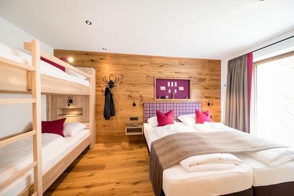 Foto van Verblijf in de buurt van Ski Arena Wildkogel - Vakantiehuis in Neukirchen - BedRoom