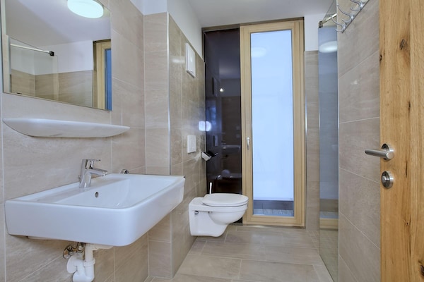 Foto van Appartement in Neukirchen bij Skilift & Wellness - Vakantiehuis in Neukirchen am Großvenediger - BathRoom