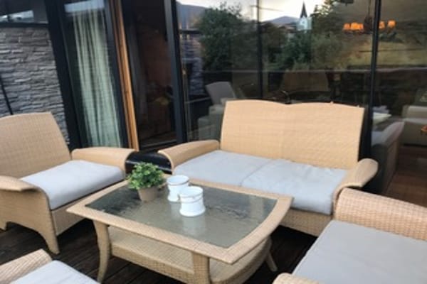 Foto van Modern appartement met sauna en balkon - Vakantiehuis in Neukirchen am Großvenediger - TerraceBalcony
