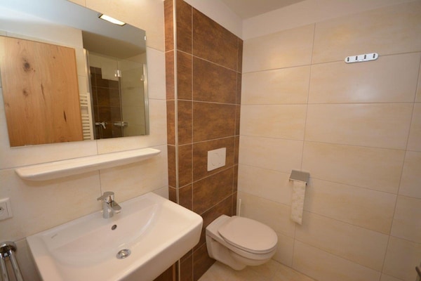 Foto van Appartement in Neukirchen bij Wildkogel Lift - Vakantiehuis in Neukirchen am Großvenediger - BathRoom