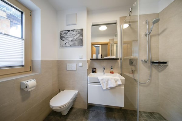 Foto van Nationalpark Chalet Dreiherrenspitze - Vakantiehuis in Neukirchen - BathRoom