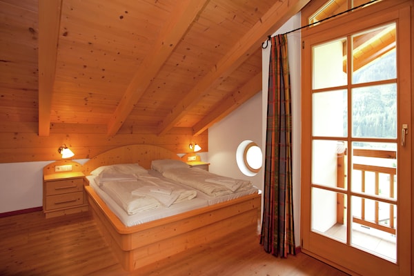Foto van Chalet in Königsleiten bij Skibus & Zwembad - Vakantiehuis in Wald-Königsleiten - BedRoom