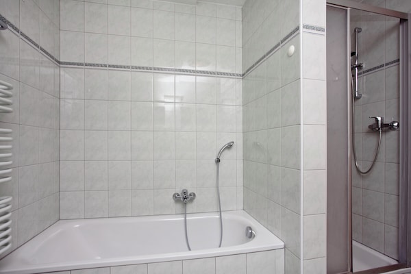 Foto van Chalet in Königsleiten bij Skibus & Zwembad - Vakantiehuis in Wald-Königsleiten - BathRoom