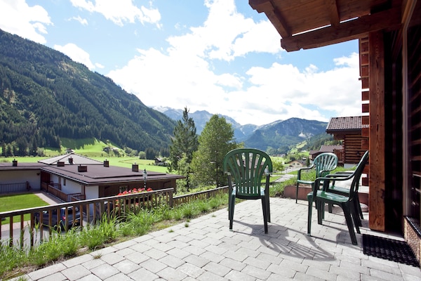 Foto van Luxe verblijf in Wald im Pinzgau met sauna - Vakantiehuis in Wald-Königsleiten - TerraceBalcony