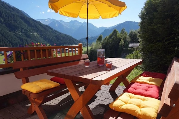 Foto van Schilderachtig chalet in een vallei in Oostenrijk - Vakantiehuis in Wald-Königsleiten - TerraceBalcony