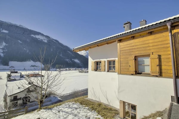 Foto van Schilderachtig chalet in een vallei in Oostenrijk - Vakantiehuis in Wald-Königsleiten - ViewWinter