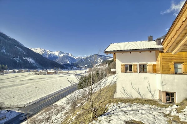 Foto van Schilderachtig chalet in een vallei in Oostenrijk - Vakantiehuis in Wald-Königsleiten - ViewWinter