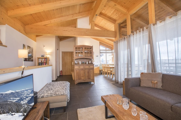 Foto van Alpine vakantie met sauna, Wald im Pinzgau - Vakantiehuis in Wald-Königsleiten - LivingRoom