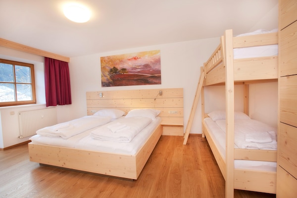 Foto van Chalet in Pinzgau bij Wildkogel Arena - Vakantiehuis in Wald im Pinzgau - BedRoom
