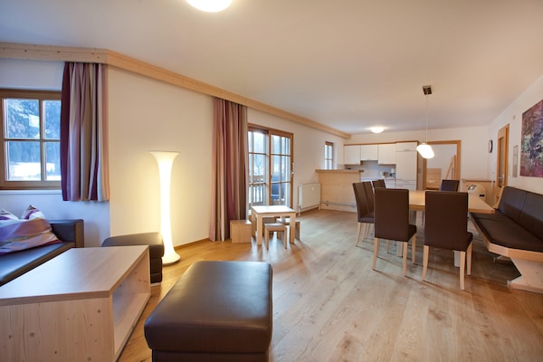 Foto van Chalet in Pinzgau bij Wildkogel Arena - Vakantiehuis in Wald im Pinzgau - LivingRoom