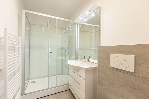 Foto van Modern appartement met balkon (zonder borg) - Vakantiehuis in Eisenerz - BathRoom