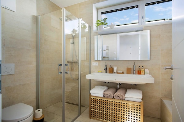 Foto van Mooi chalet met infraroodsauna - Vakantiehuis in St. Lambrecht - BathRoom