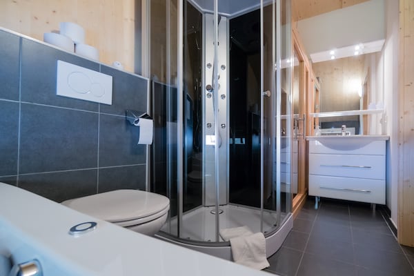 Foto van Gezellig chalet met infraroodsauna - Vakantiehuis in Murau - BathRoom