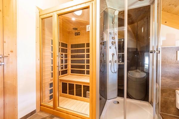 Foto van Luxe chalet in Sankt Georgen met jacuzzi - Vakantiehuis in Sankt Georgen am Kresichberg - BathRoom