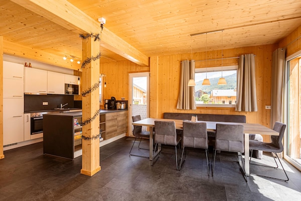 Foto van Modern chalet met whirlpool - Vakantiehuis in Sankt Georgen am Kresichberg - DiningRoom