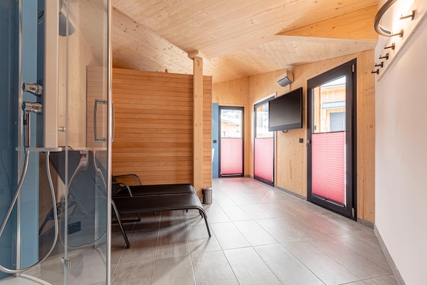 Foto van Mooi chalet met hottub - Vakantiehuis in Sankt Georgen am Kresichberg - Wellness